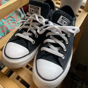 Black lowtop converse sneakers